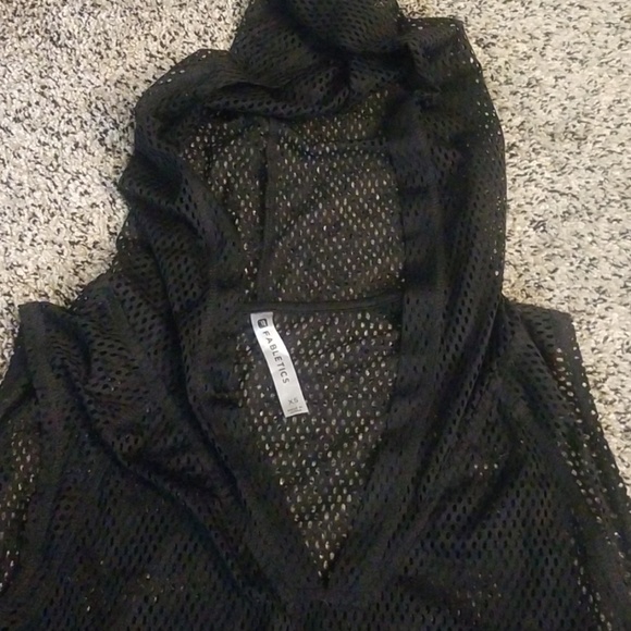 Hooded tank - Picture 2 of 4